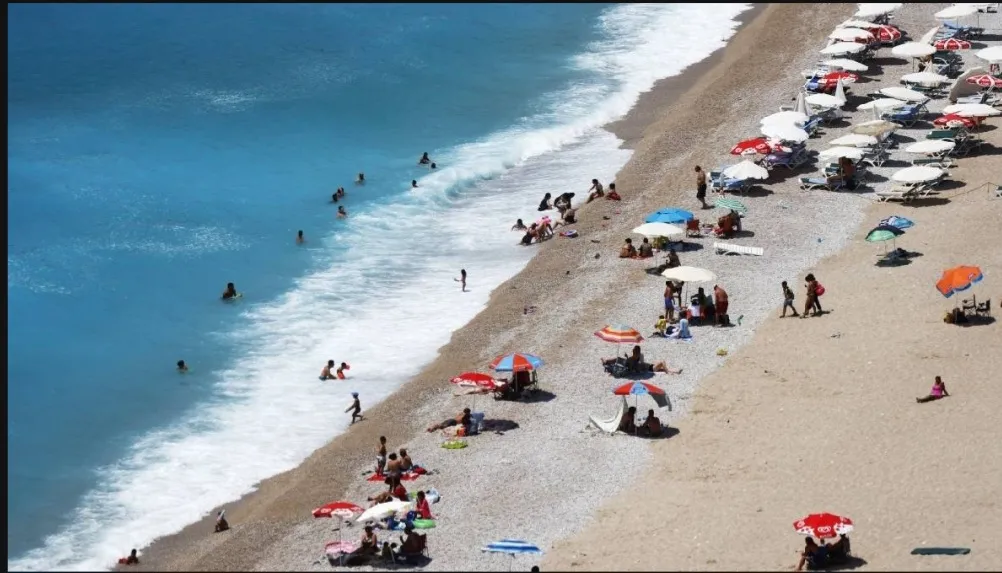 İran savaşı ve pahalılık Türkiye turizmini vurdu: Antalya ve Muğla’da otel fiyatları dip yaptı