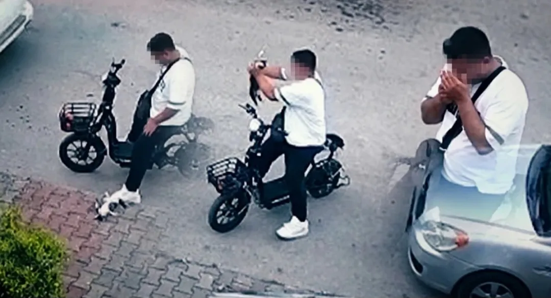 Böyle vicdansızlık görülmedi! Yavru kediyi önce öptü, sonra boğarak öldürdü!