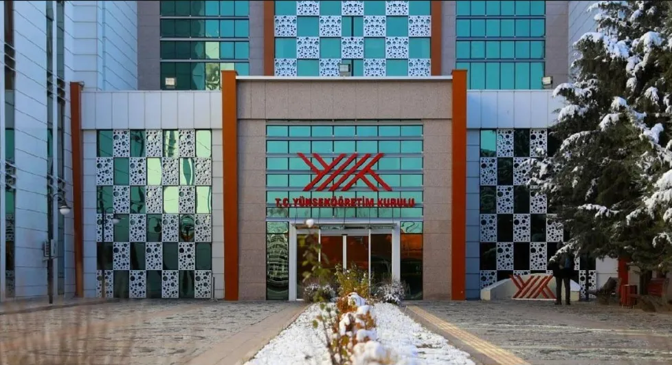 YÖK’ten vakıf üniversitelerine ücret uyarısı: Artış yüzde 25’i geçemeyecek