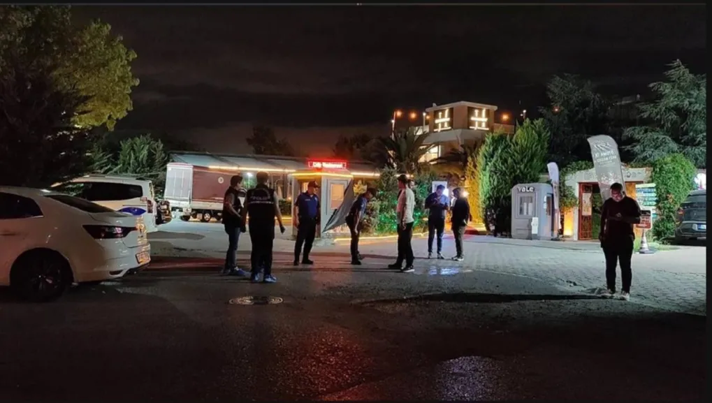 Küçükçekmece’de kafeye silahlı saldırı: 2 kişi yaralandı