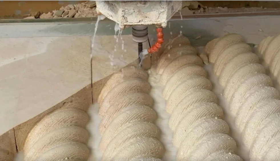 Mardin’de çıkarılıyor, kapış kapış satılıyor! ‘Beyaz altın’ ocaktan çıktığı gibi müşteri buluyor
