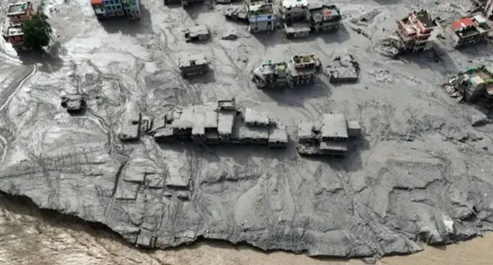 Nepal'deki sel felaketinde hayatını kaybedenlerin sayısı 1355'e çıktı